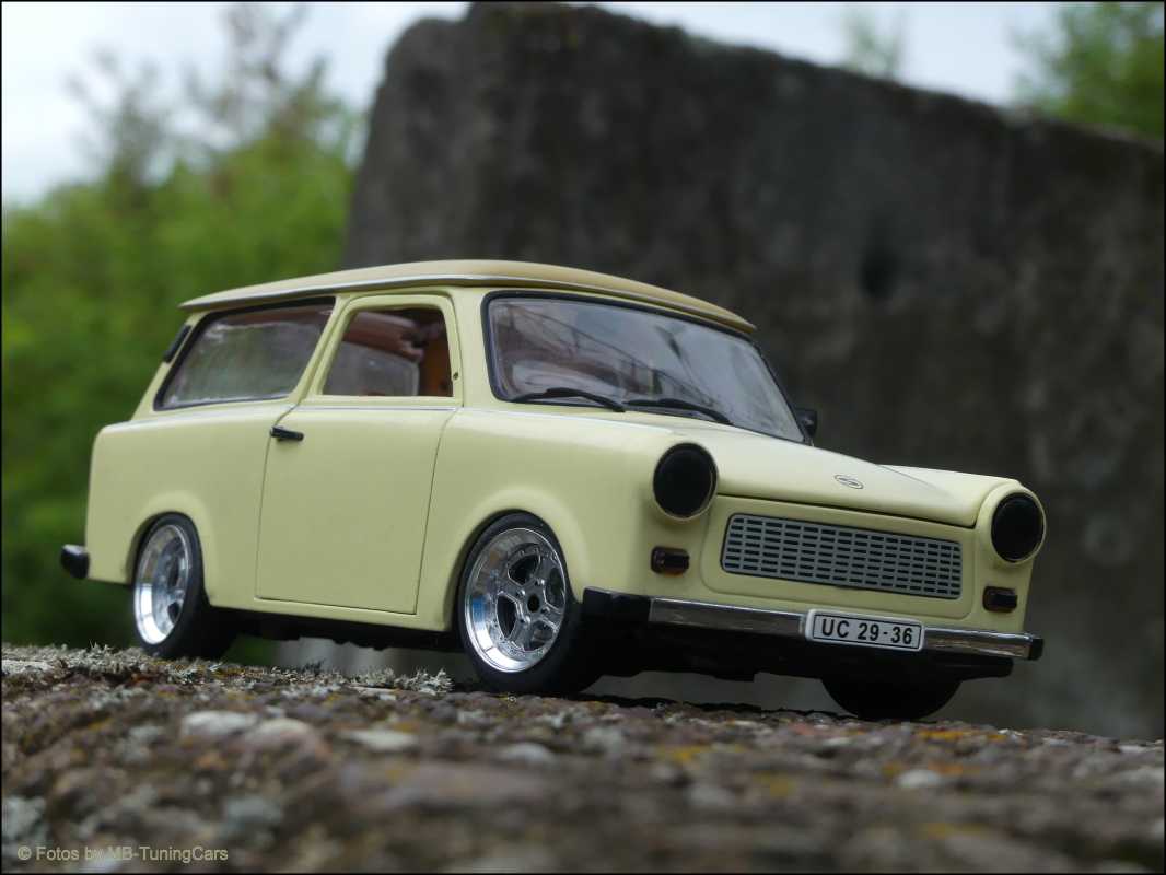 1:18 Trabant 601 Kombi Delux inkl. TR.Rennsport Alufelgen & OVP